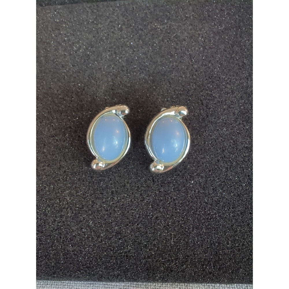 Antique Vintage Light Blue Clip On Earrings‎ With Silver Toned Backing